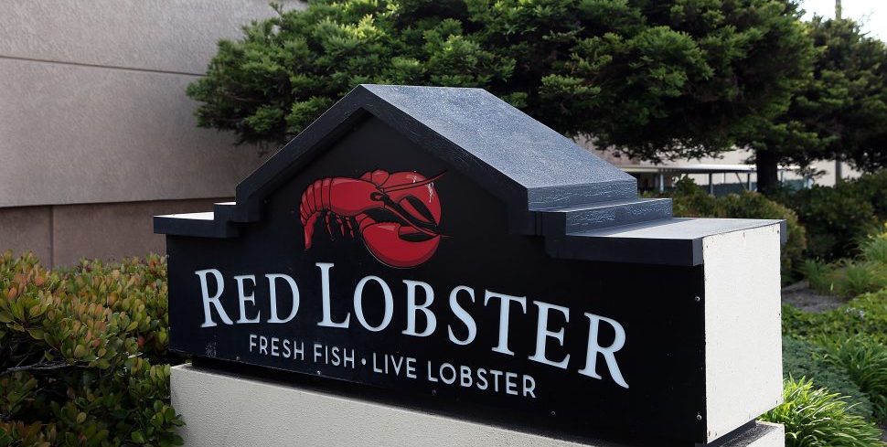 A 'Karen' Goes Crazy On Red Lobster Staff On Mother's Day, And Goes Viral