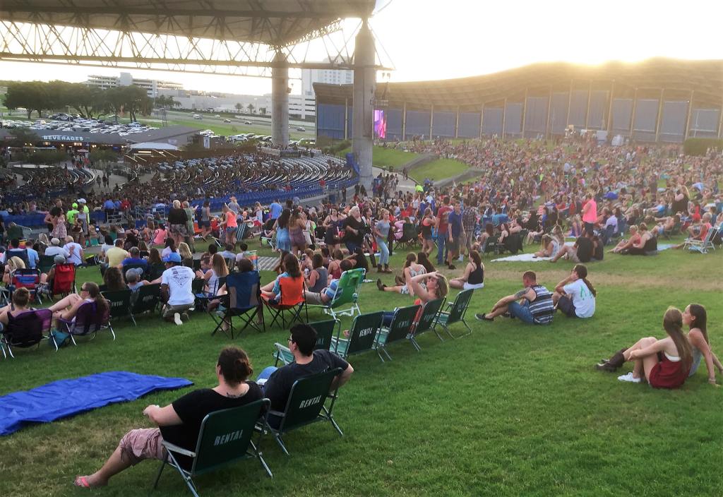 new-lawn-chair-policy-at-midflorida-credit-union-amphitheatre