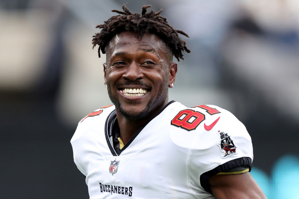 Antonio Brown Suspended From Snapchat For Revenge Porn Post