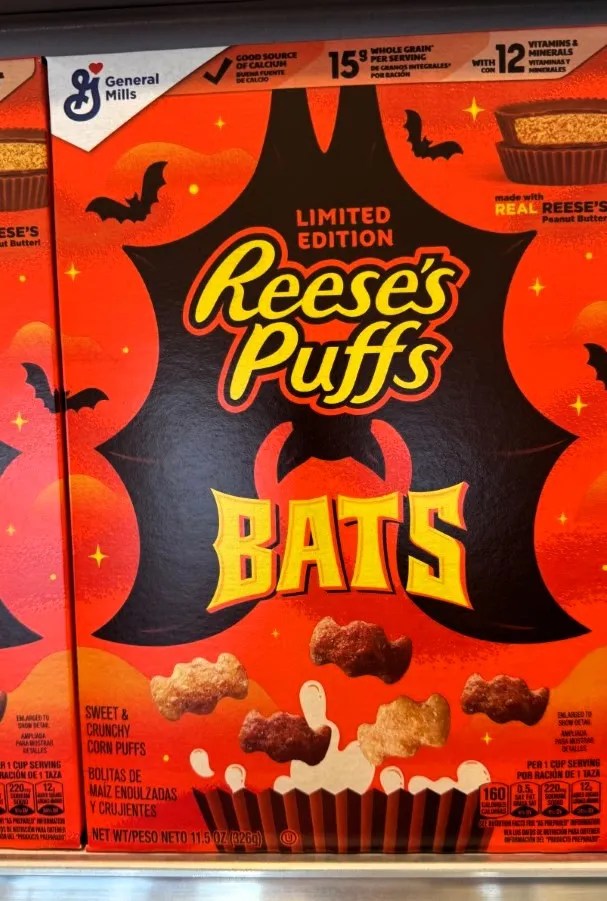 Reese's Puffs Bats cereal box